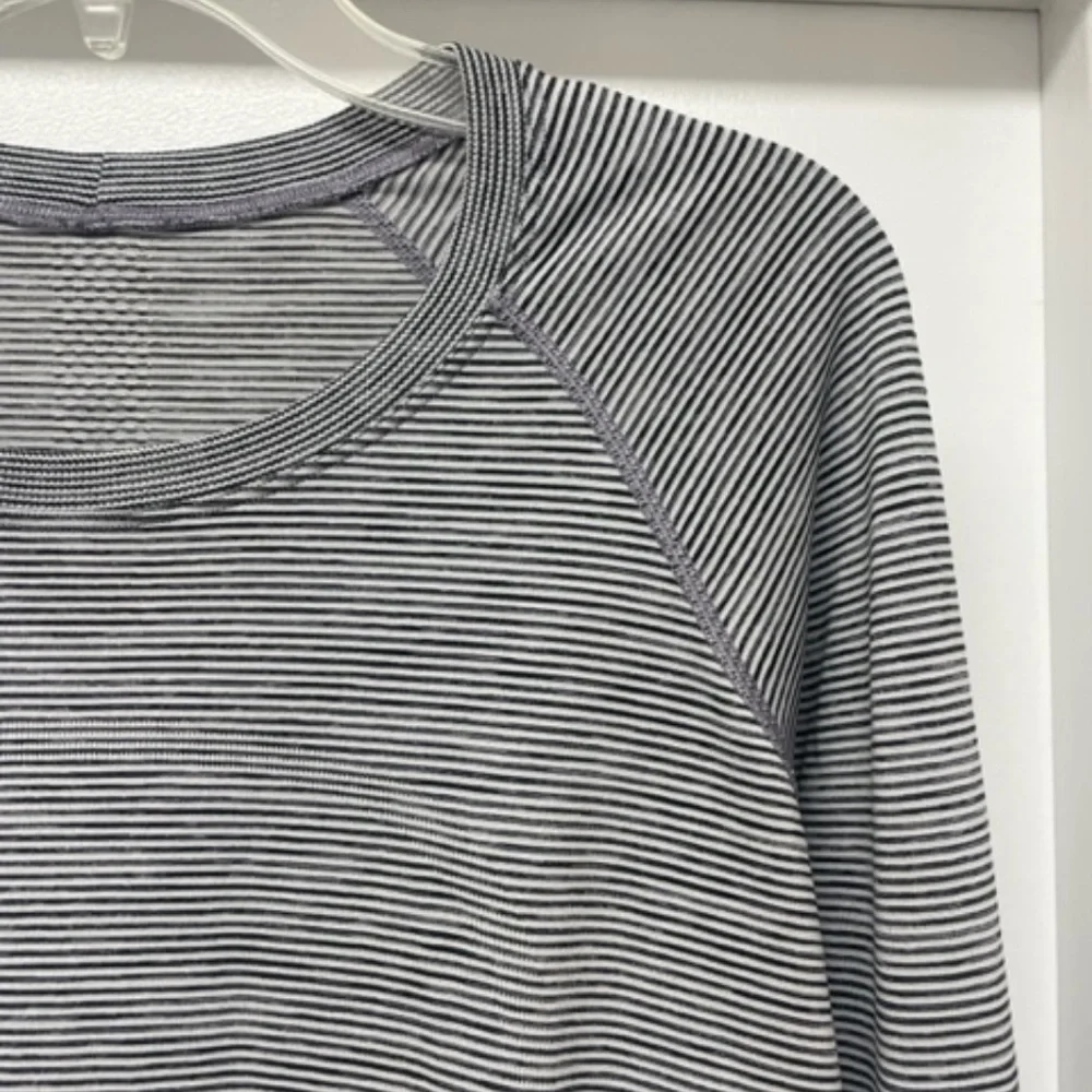 Lululemon Swiftly Tech Long Sleeve 2.0 Tempo Stripe EUC - Picture 6 of 11